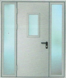 Дверь одностворчатая остекленная с боковыми вставками